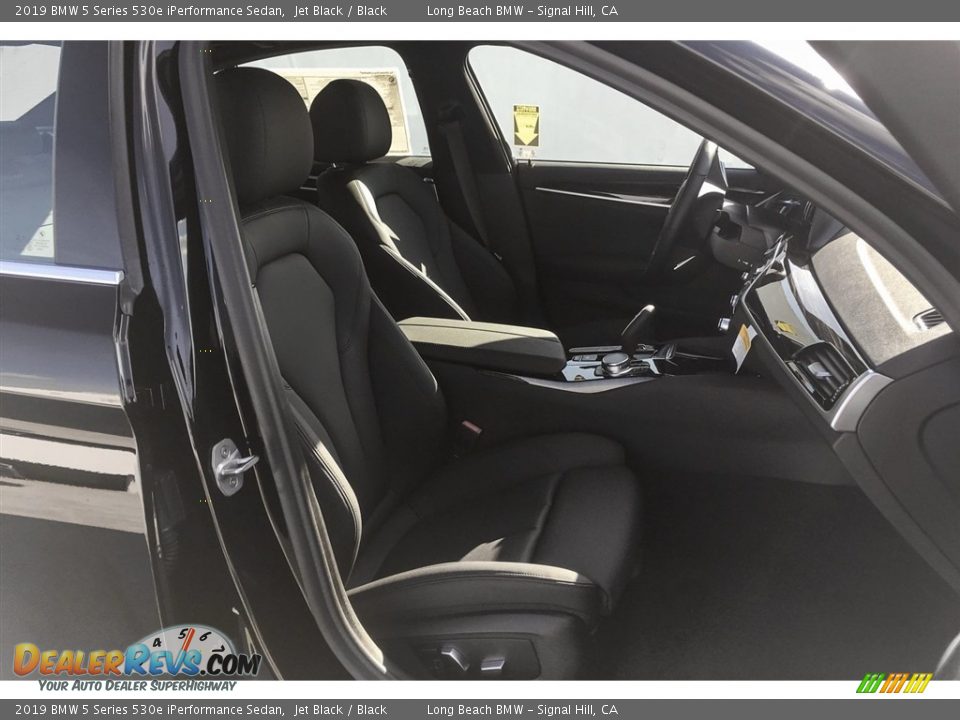 2019 BMW 5 Series 530e iPerformance Sedan Jet Black / Black Photo #5