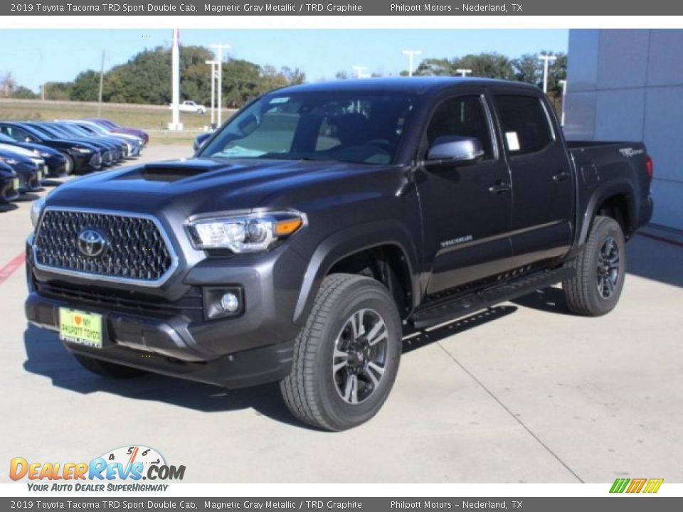 Front 3/4 View of 2019 Toyota Tacoma TRD Sport Double Cab Photo #4