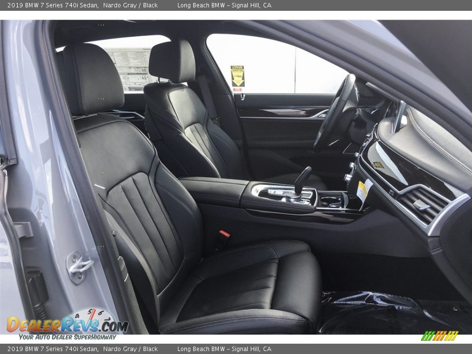 Front Seat of 2019 BMW 7 Series 740i Sedan Photo #5