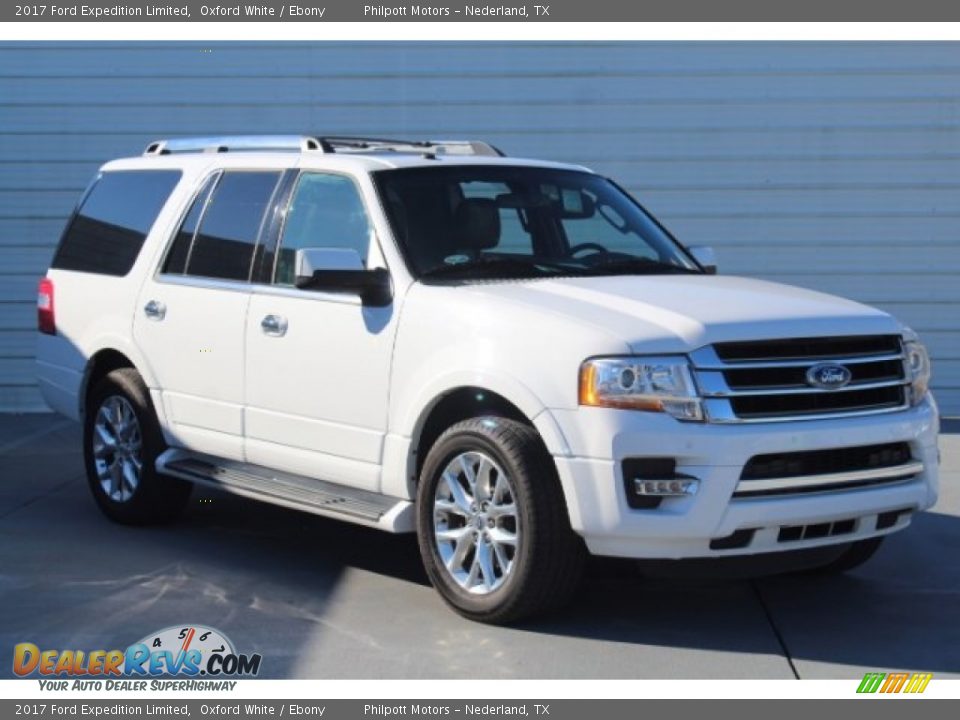 Front 3/4 View of 2017 Ford Expedition Limited Photo #2