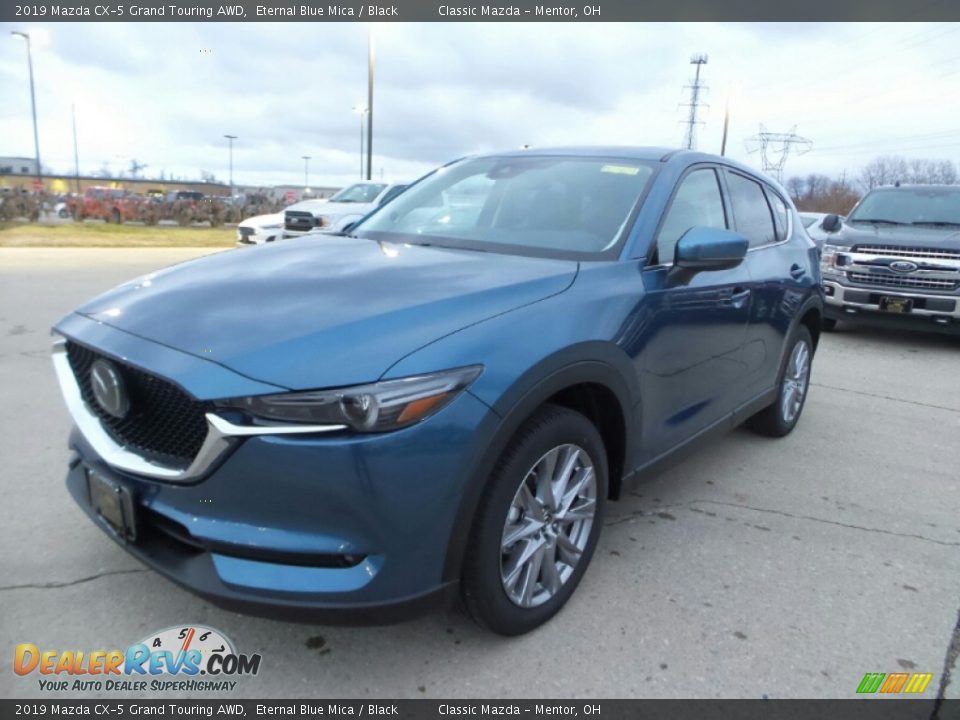 Front 3/4 View of 2019 Mazda CX-5 Grand Touring AWD Photo #1
