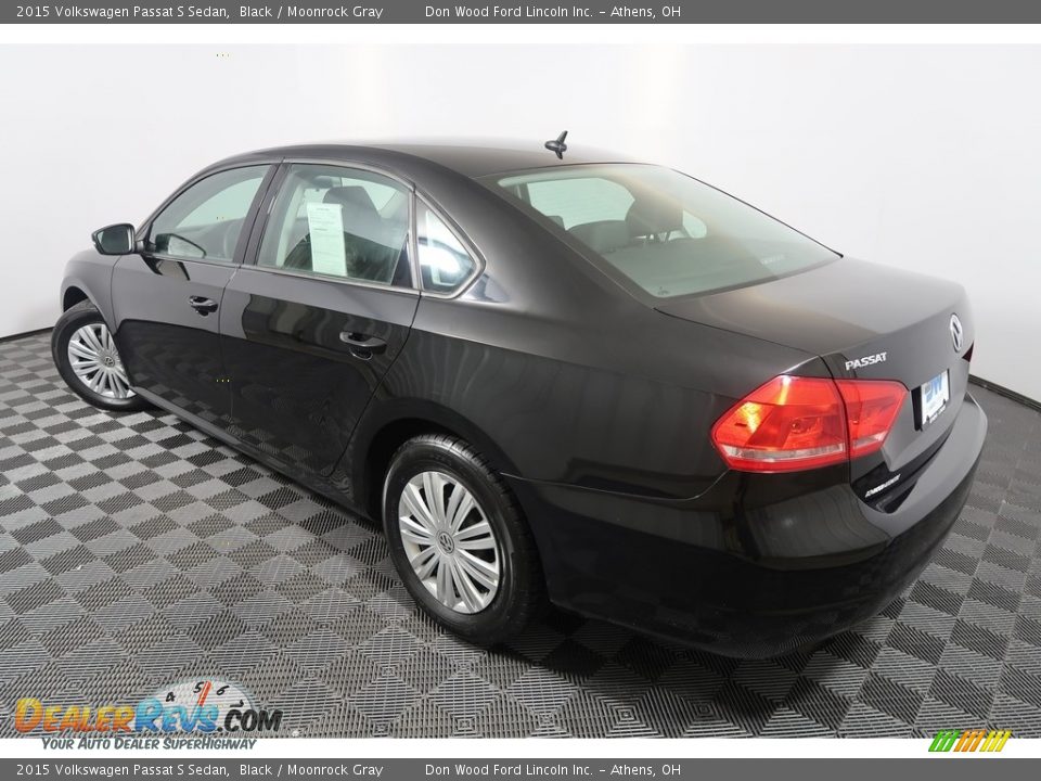 2015 Volkswagen Passat S Sedan Black / Moonrock Gray Photo #9