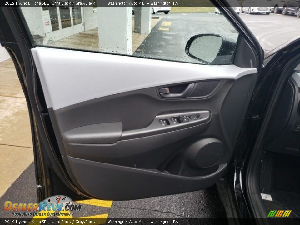 Door Panel of 2019 Hyundai Kona SEL Photo #16