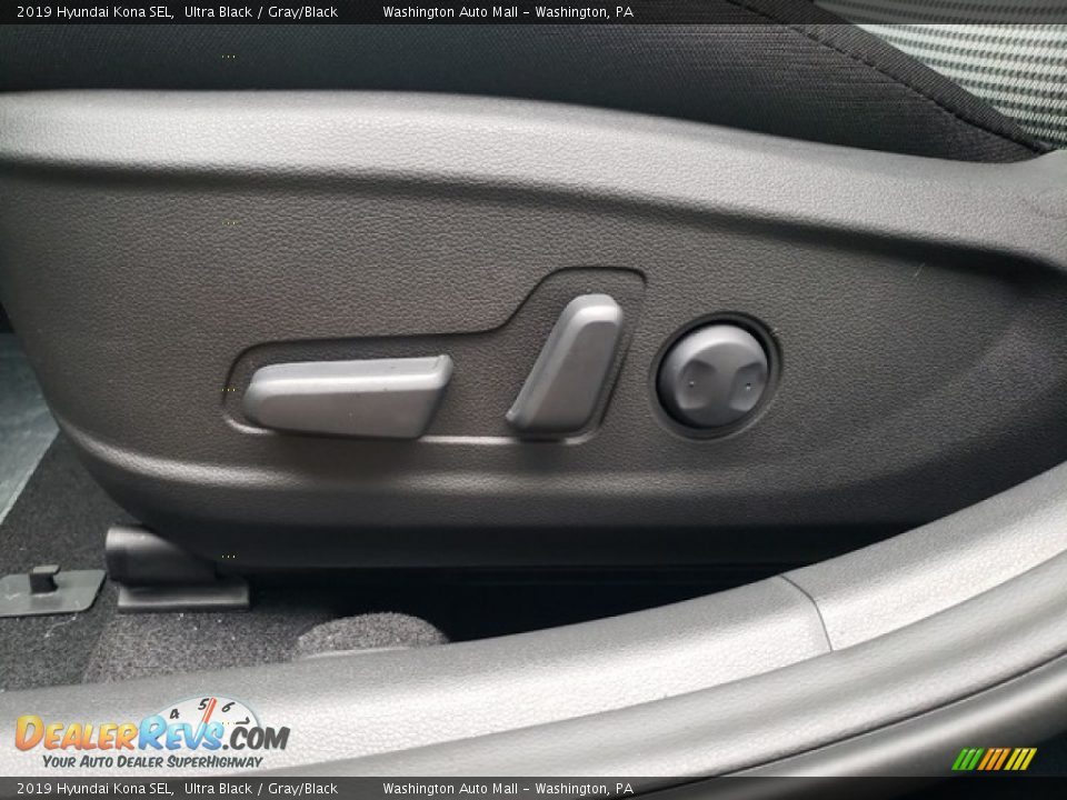 Controls of 2019 Hyundai Kona SEL Photo #18
