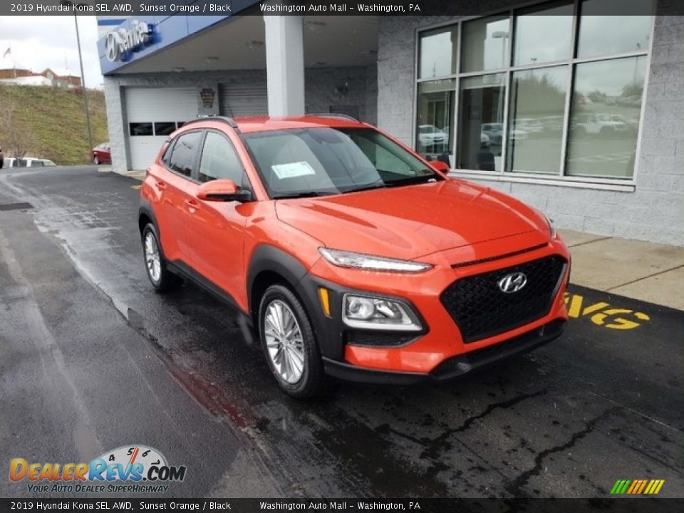 Front 3/4 View of 2019 Hyundai Kona SEL AWD Photo #1
