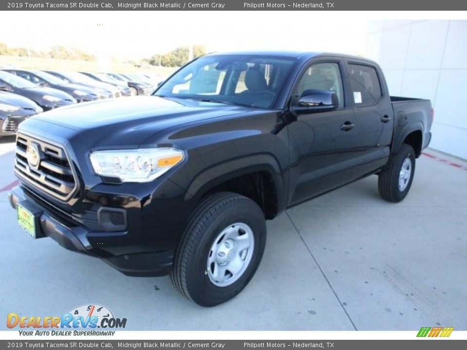 Front 3/4 View of 2019 Toyota Tacoma SR Double Cab Photo #4