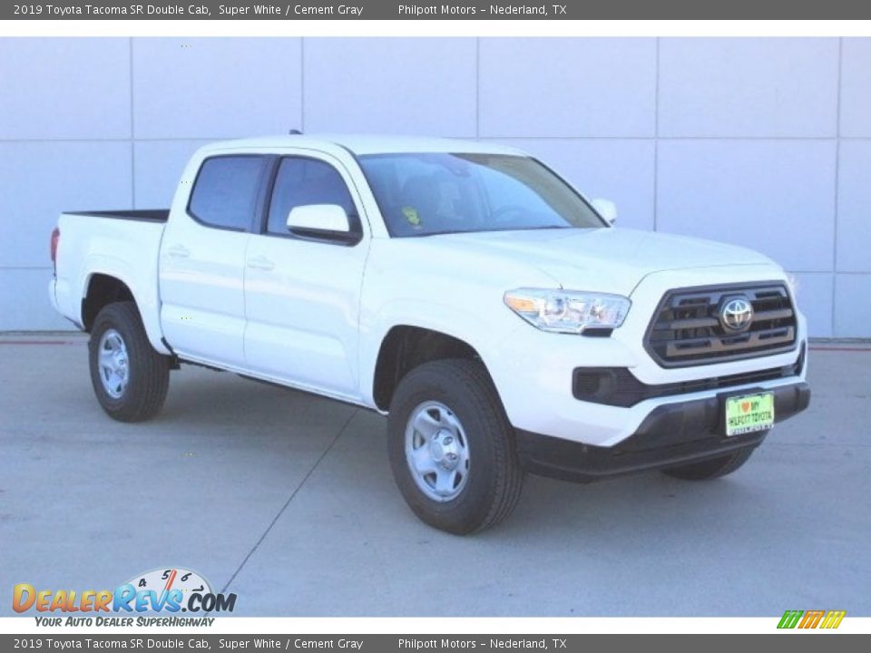 Front 3/4 View of 2019 Toyota Tacoma SR Double Cab Photo #2
