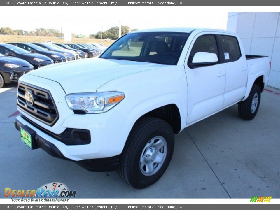 Front 3/4 View of 2019 Toyota Tacoma SR Double Cab Photo #4