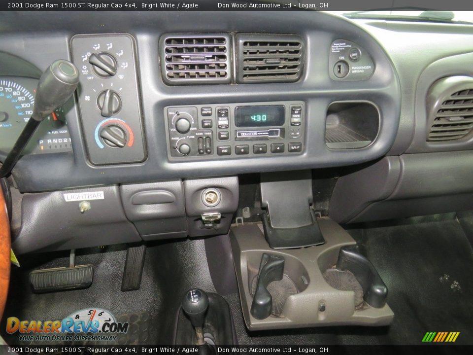 2001 Dodge Ram 1500 ST Regular Cab 4x4 Bright White / Agate Photo #25