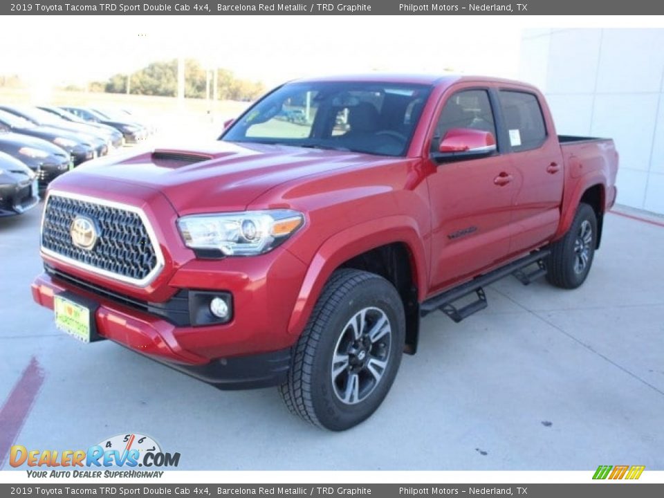 Front 3/4 View of 2019 Toyota Tacoma TRD Sport Double Cab 4x4 Photo #4