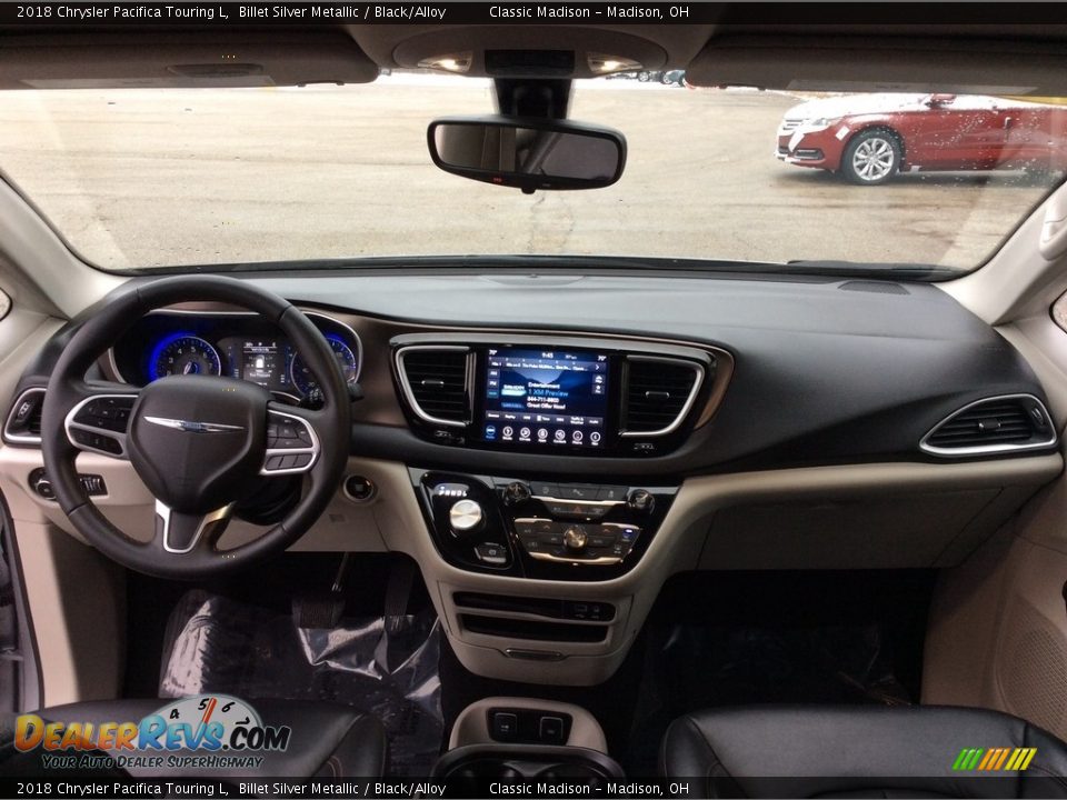 2018 Chrysler Pacifica Touring L Billet Silver Metallic / Black/Alloy Photo #16
