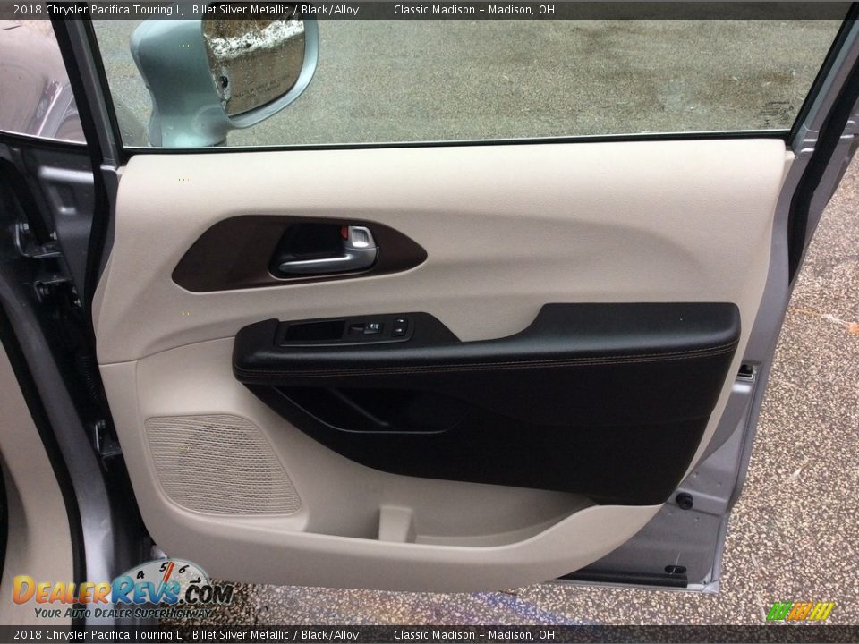 2018 Chrysler Pacifica Touring L Billet Silver Metallic / Black/Alloy Photo #22