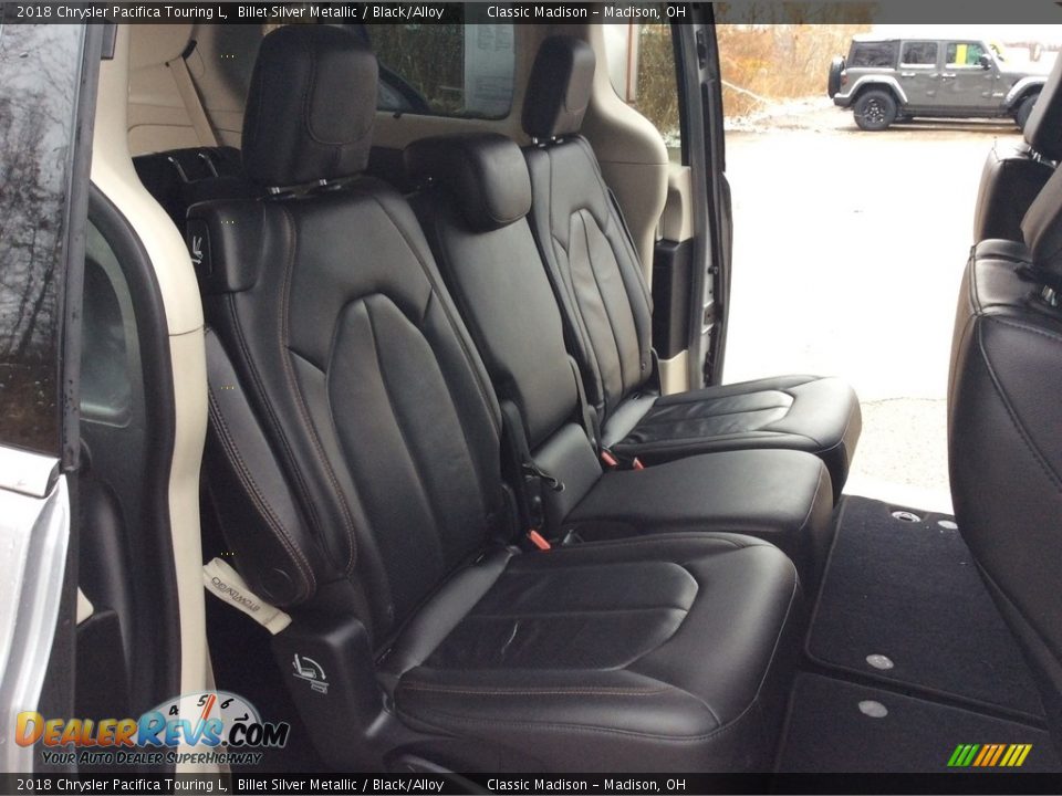2018 Chrysler Pacifica Touring L Billet Silver Metallic / Black/Alloy Photo #24