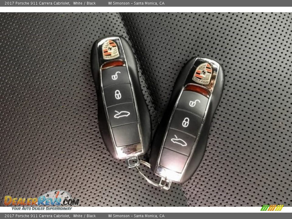 Keys of 2017 Porsche 911 Carrera Cabriolet Photo #11