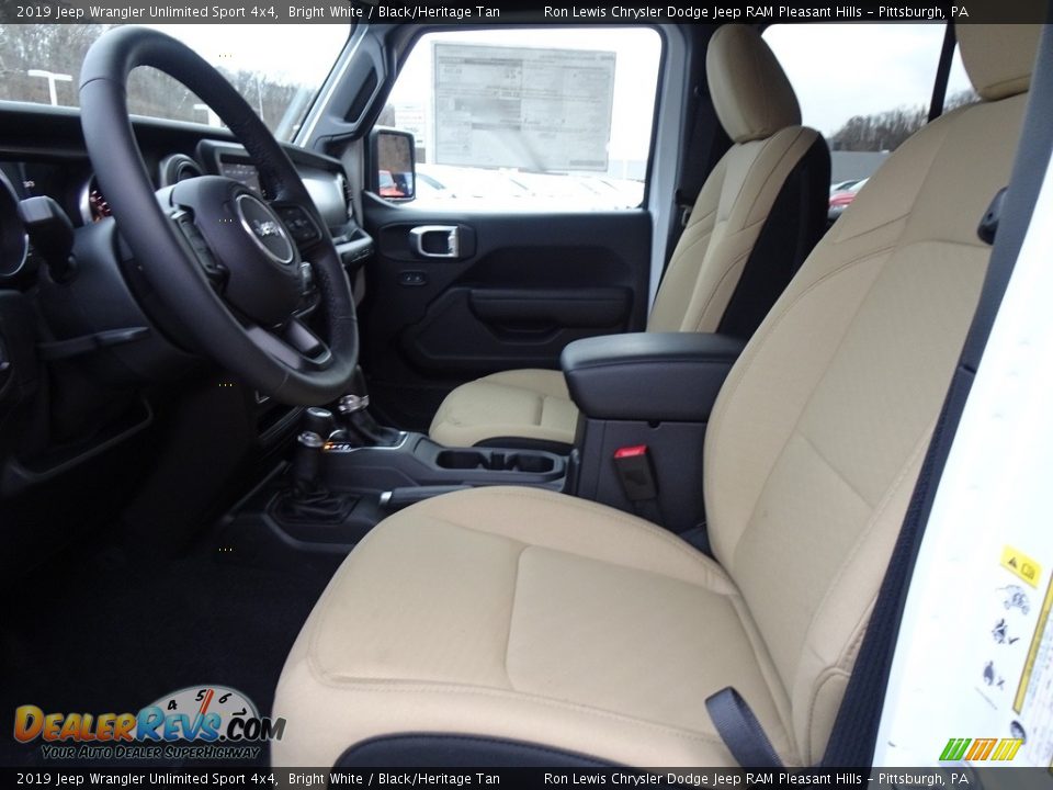 Front Seat of 2019 Jeep Wrangler Unlimited Sport 4x4 Photo #10