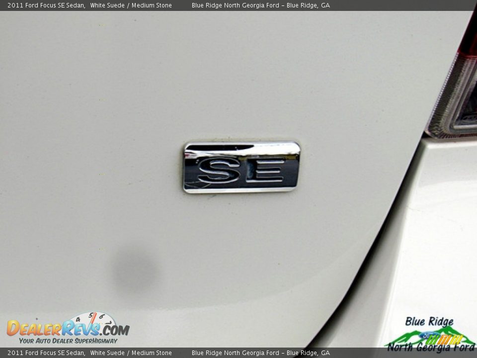 2011 Ford Focus SE Sedan White Suede / Medium Stone Photo #30
