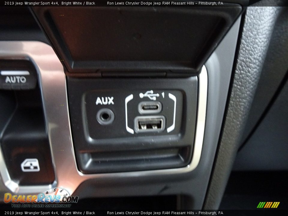 2019 Jeep Wrangler Sport 4x4 Bright White / Black Photo #17