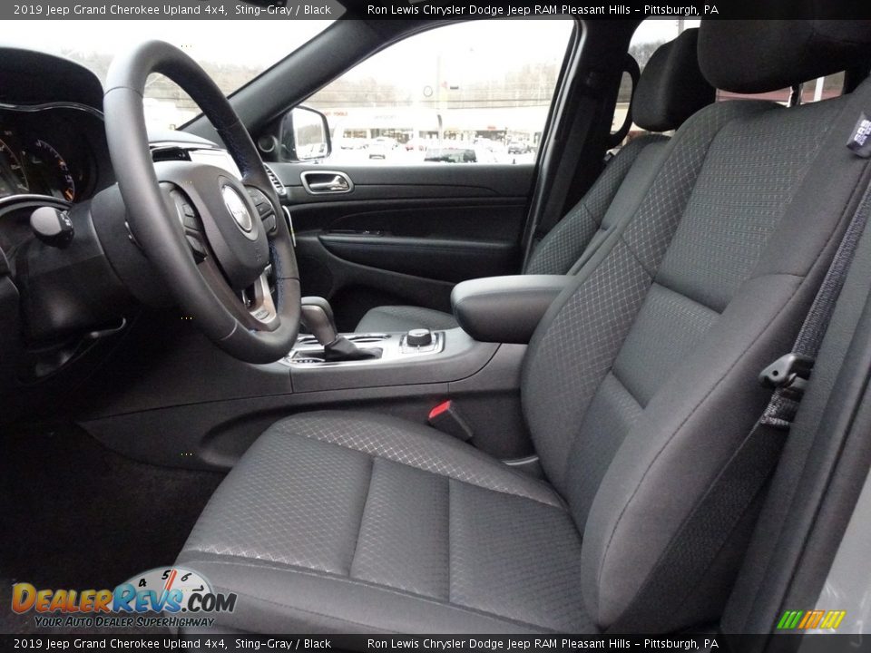 2019 Jeep Grand Cherokee Upland 4x4 Sting-Gray / Black Photo #10