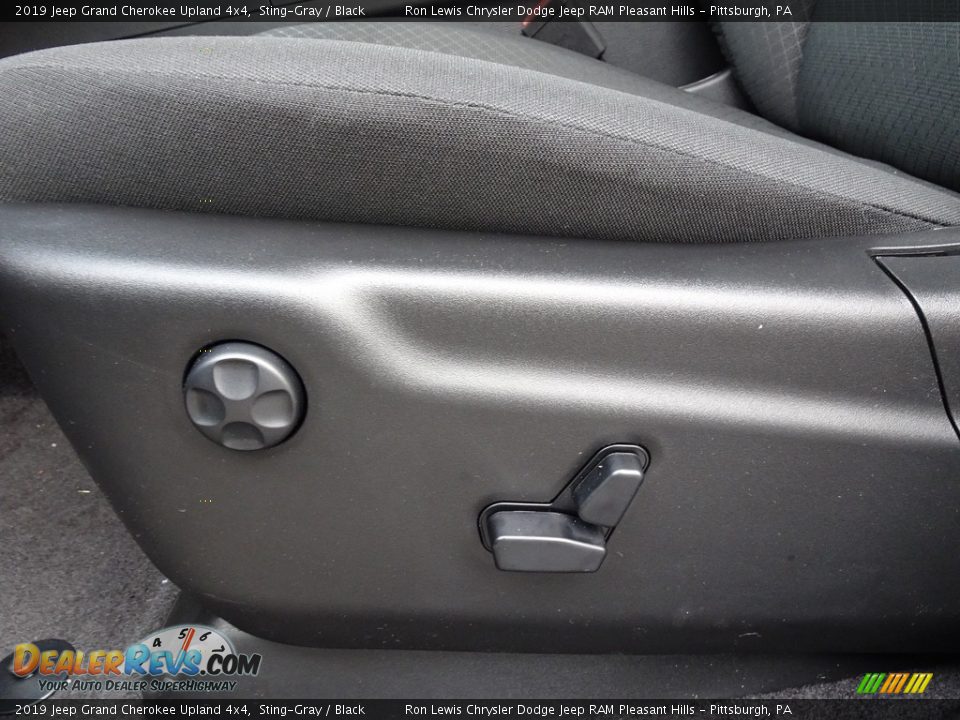 2019 Jeep Grand Cherokee Upland 4x4 Sting-Gray / Black Photo #15