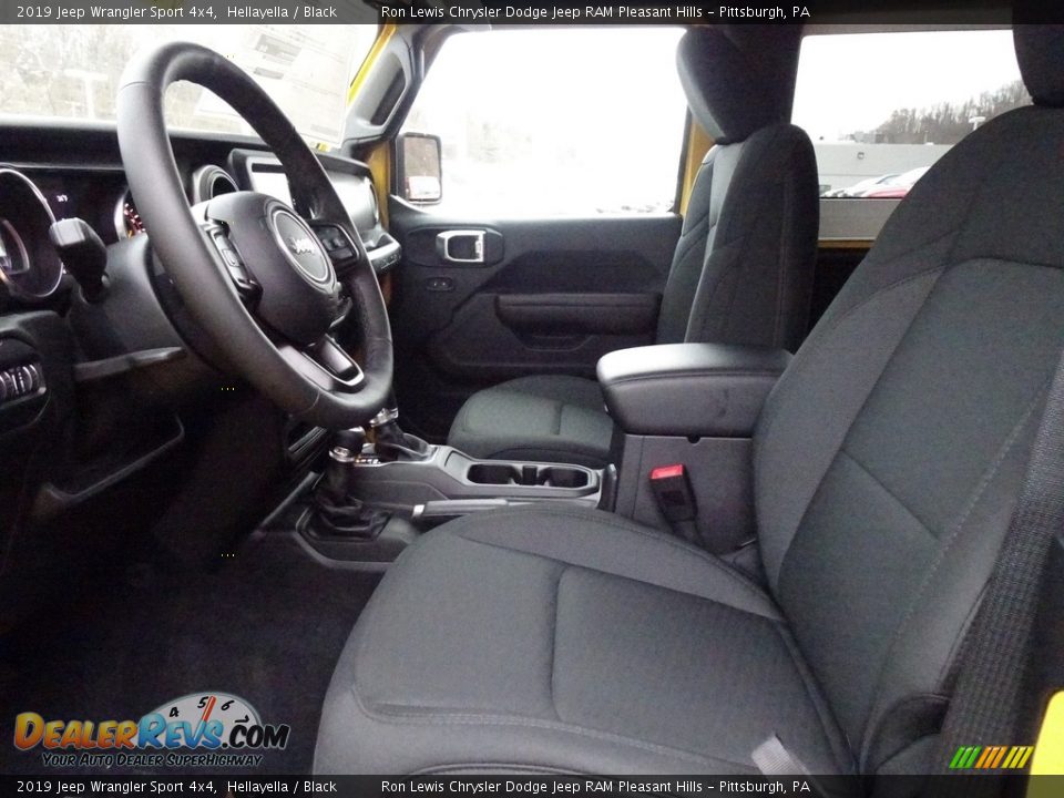 Front Seat of 2019 Jeep Wrangler Sport 4x4 Photo #10