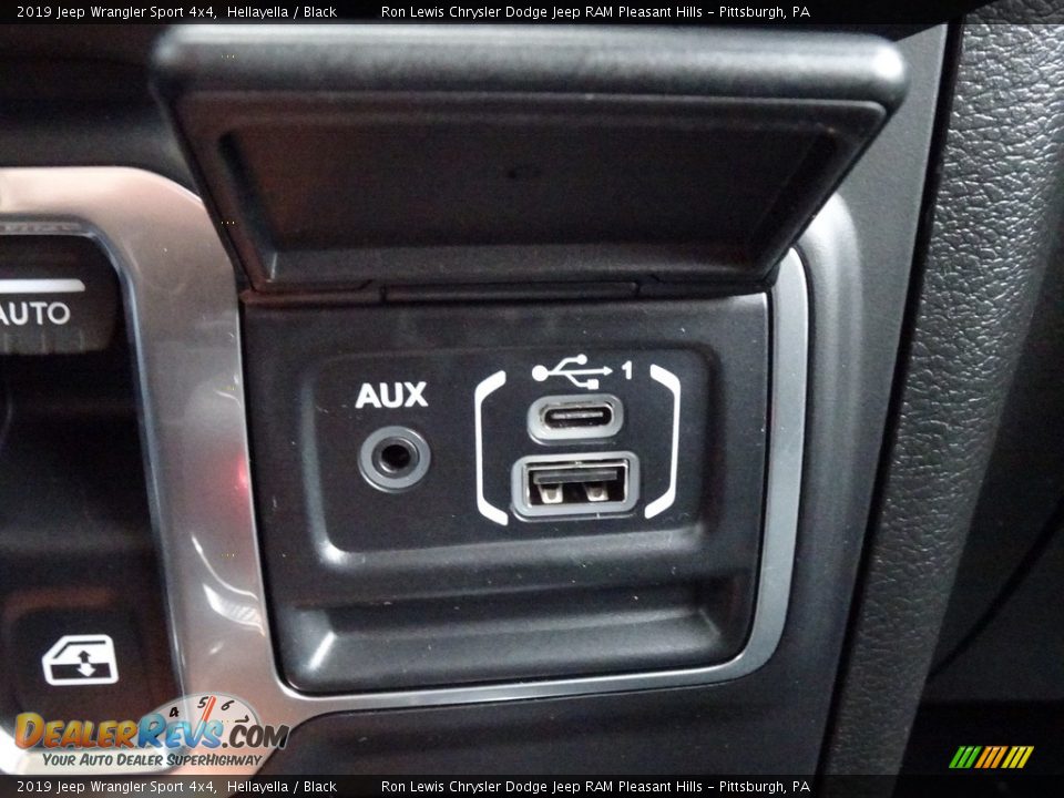 2019 Jeep Wrangler Sport 4x4 Hellayella / Black Photo #17