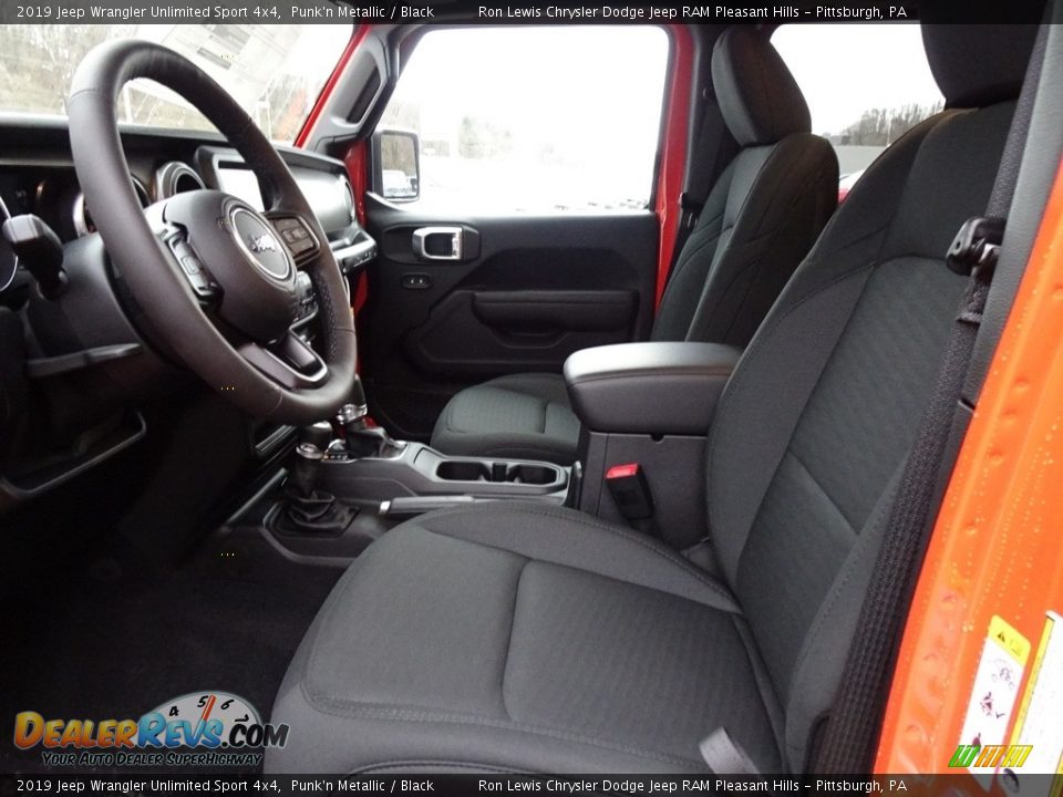 Front Seat of 2019 Jeep Wrangler Unlimited Sport 4x4 Photo #10