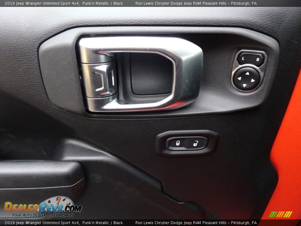 Controls of 2019 Jeep Wrangler Unlimited Sport 4x4 Photo #13