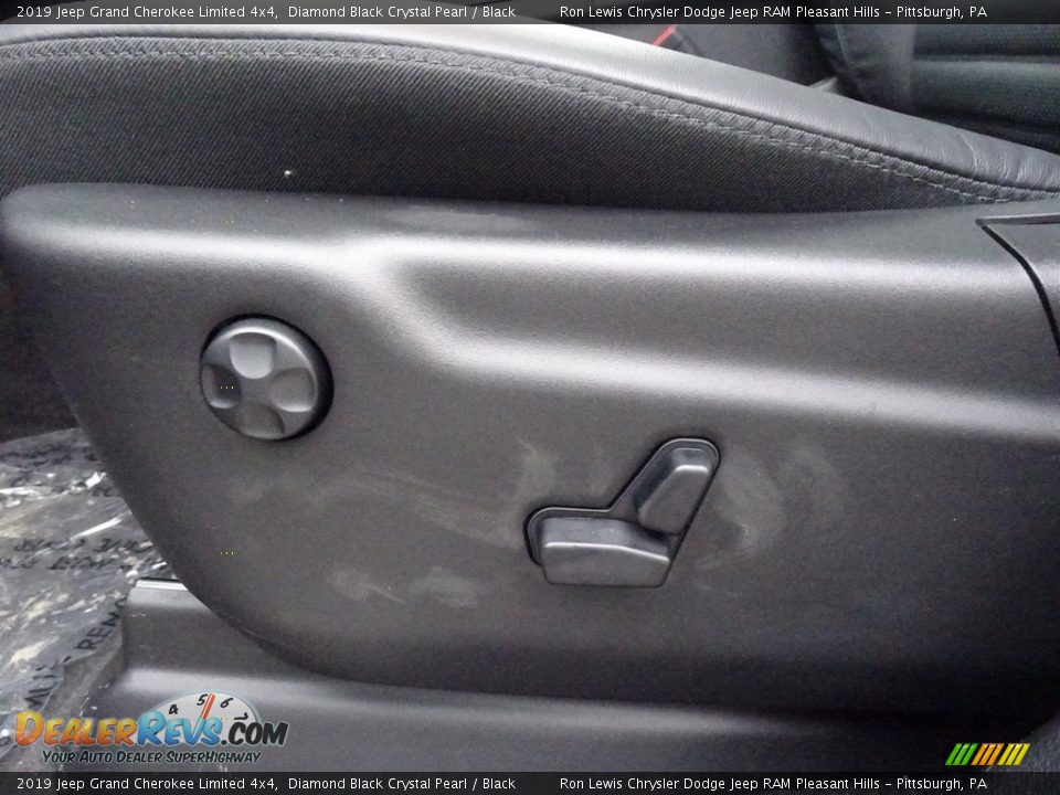 2019 Jeep Grand Cherokee Limited 4x4 Diamond Black Crystal Pearl / Black Photo #15