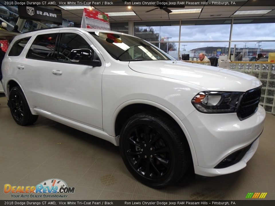Front 3/4 View of 2018 Dodge Durango GT AWD Photo #7