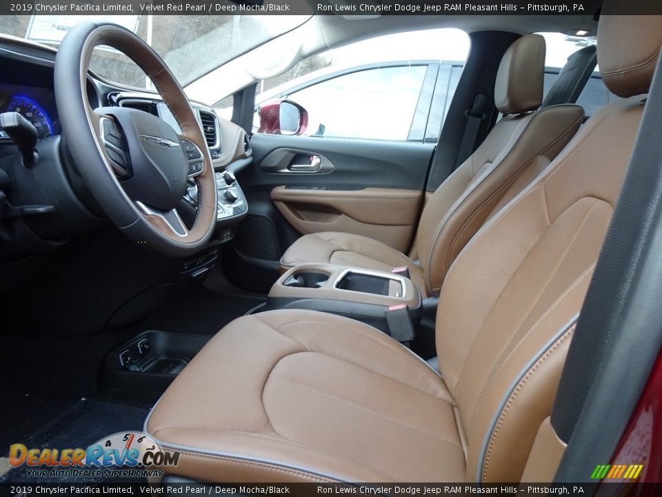 Front Seat of 2019 Chrysler Pacifica Limited Photo #10