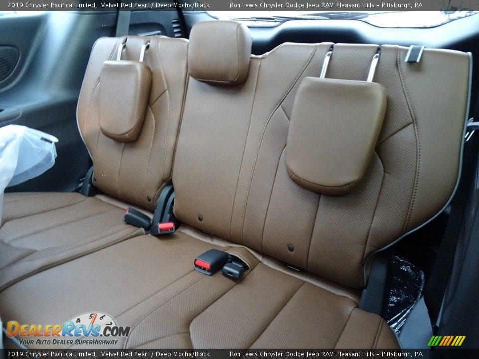Rear Seat of 2019 Chrysler Pacifica Limited Photo #12