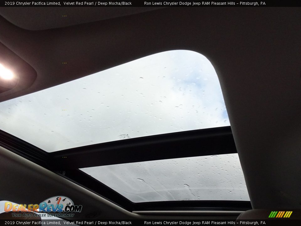 2019 Chrysler Pacifica Limited Velvet Red Pearl / Deep Mocha/Black Photo #17