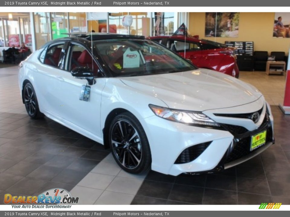 2019 Toyota Camry XSE Midnight Black Metallic / Red Photo #2