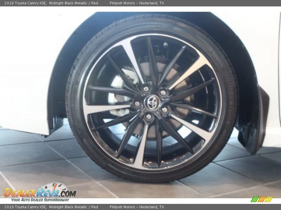 2019 Toyota Camry XSE Midnight Black Metallic / Red Photo #5