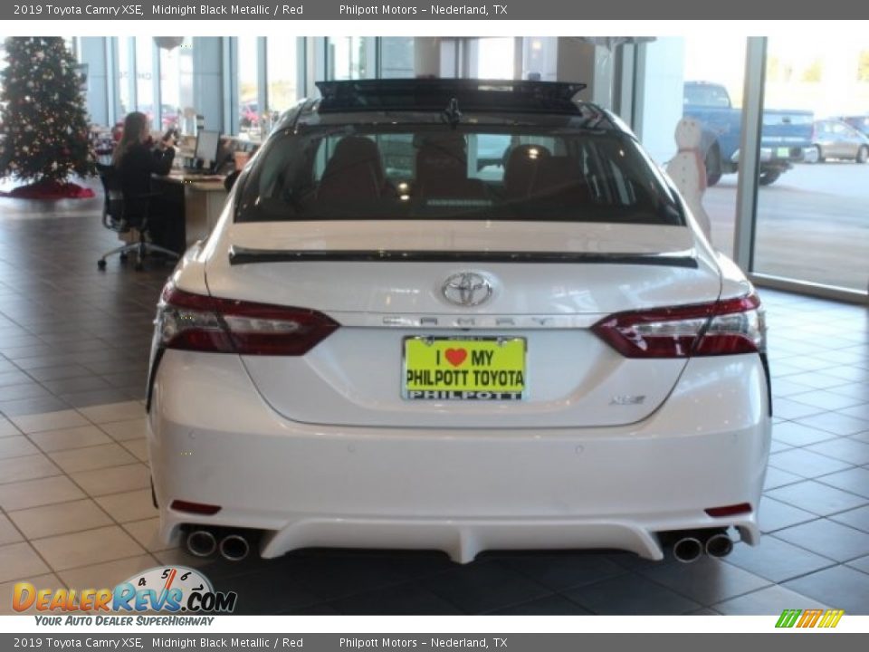 2019 Toyota Camry XSE Midnight Black Metallic / Red Photo #7