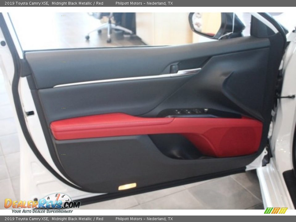 2019 Toyota Camry XSE Midnight Black Metallic / Red Photo #9