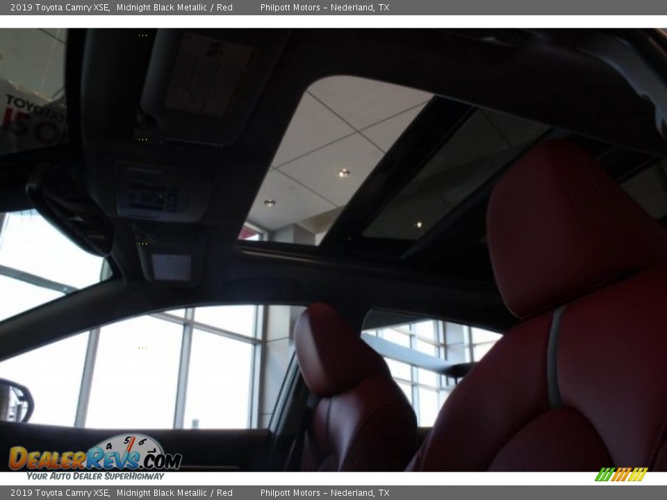 2019 Toyota Camry XSE Midnight Black Metallic / Red Photo #24