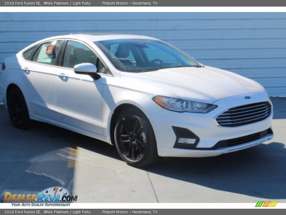 2019 Ford Fusion SE White Platinum / Light Putty Photo #2