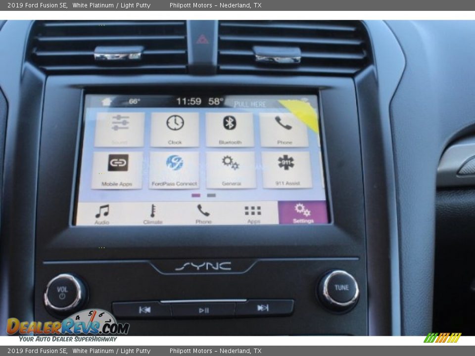 2019 Ford Fusion SE White Platinum / Light Putty Photo #11