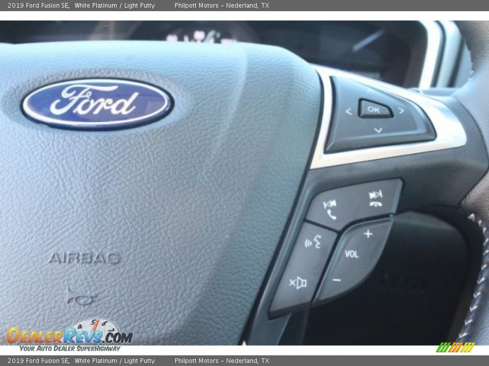 2019 Ford Fusion SE White Platinum / Light Putty Photo #15