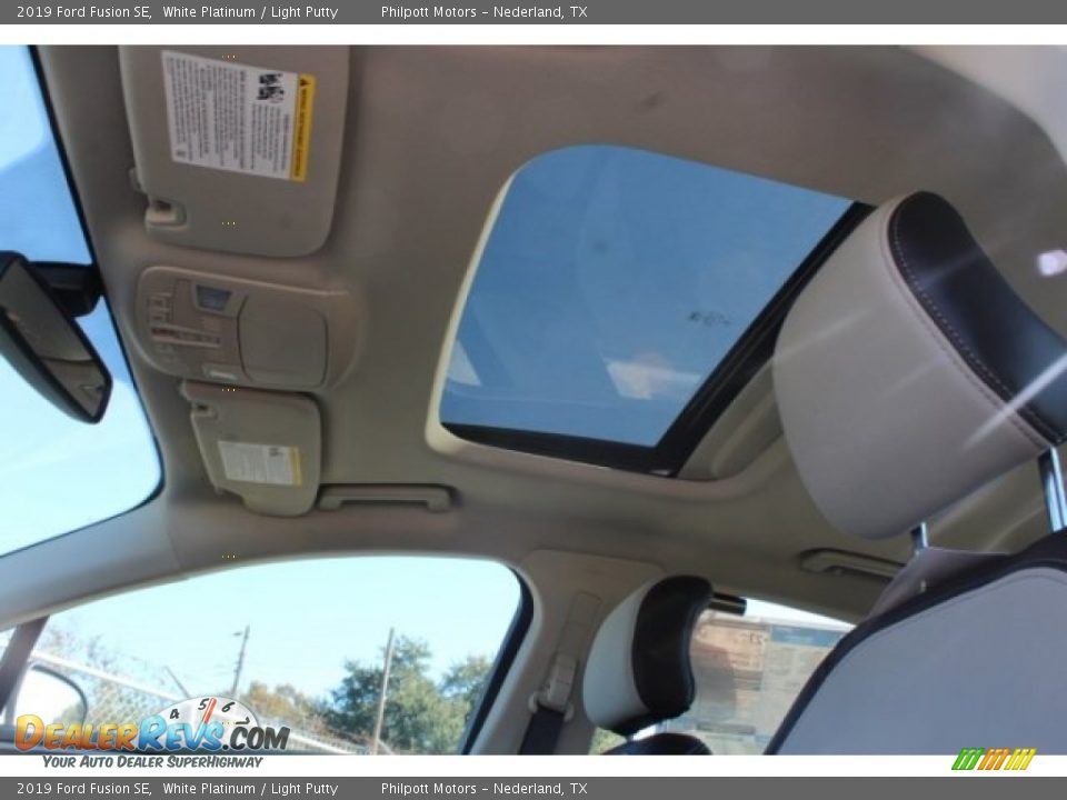 2019 Ford Fusion SE White Platinum / Light Putty Photo #16