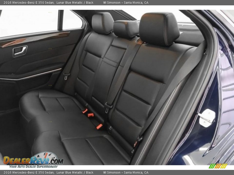 2016 Mercedes-Benz E 350 Sedan Lunar Blue Metallic / Black Photo #17