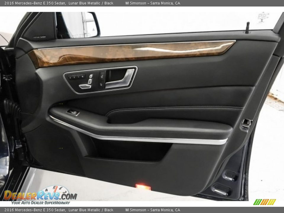 2016 Mercedes-Benz E 350 Sedan Lunar Blue Metallic / Black Photo #31