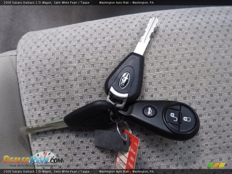 2006 Subaru Outback 2.5i Wagon Satin White Pearl / Taupe Photo #19