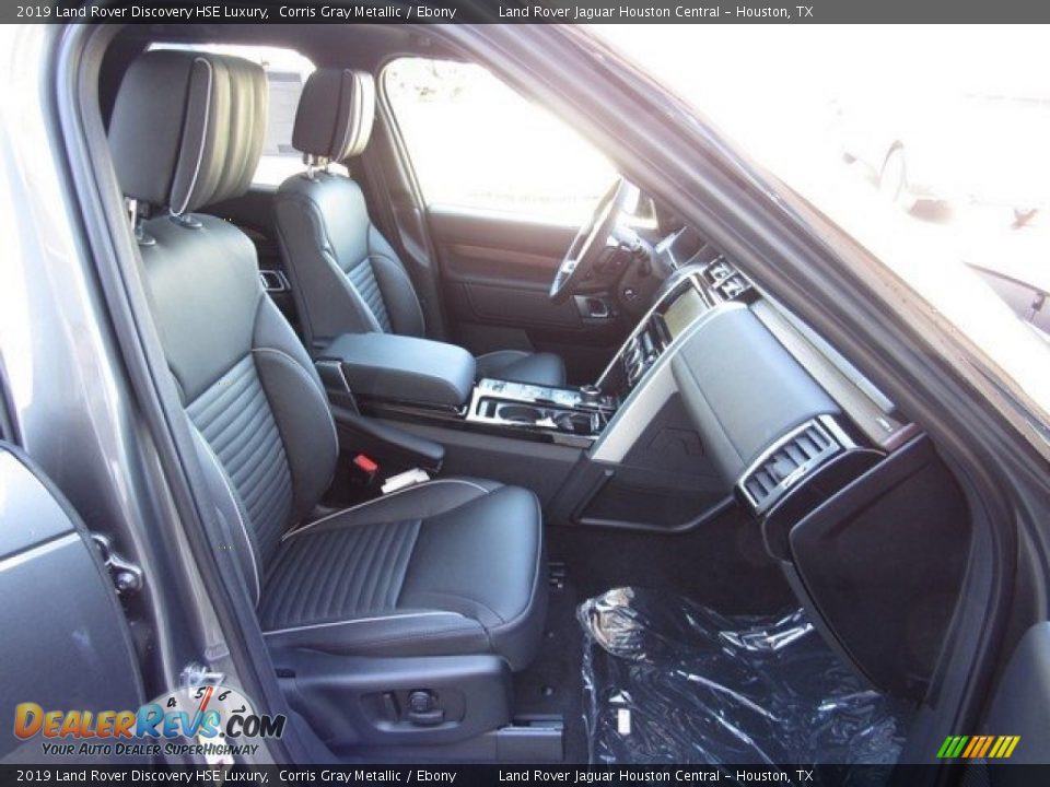 Front Seat of 2019 Land Rover Discovery HSE Luxury Photo #5