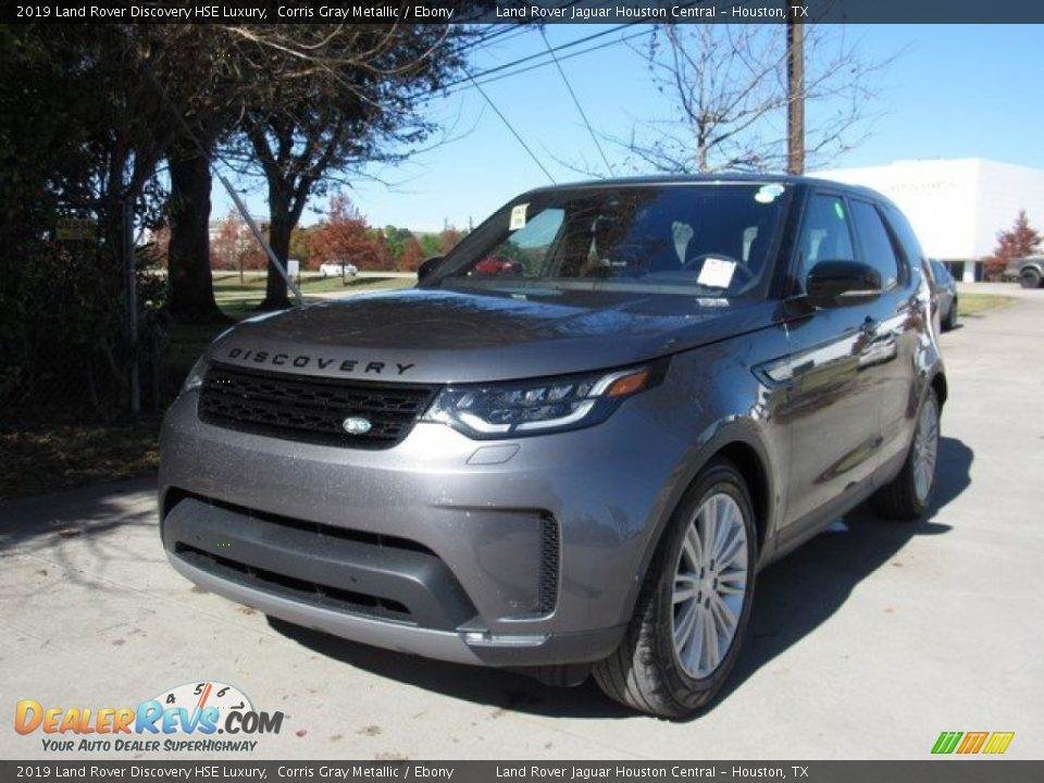 Front 3/4 View of 2019 Land Rover Discovery HSE Luxury Photo #11