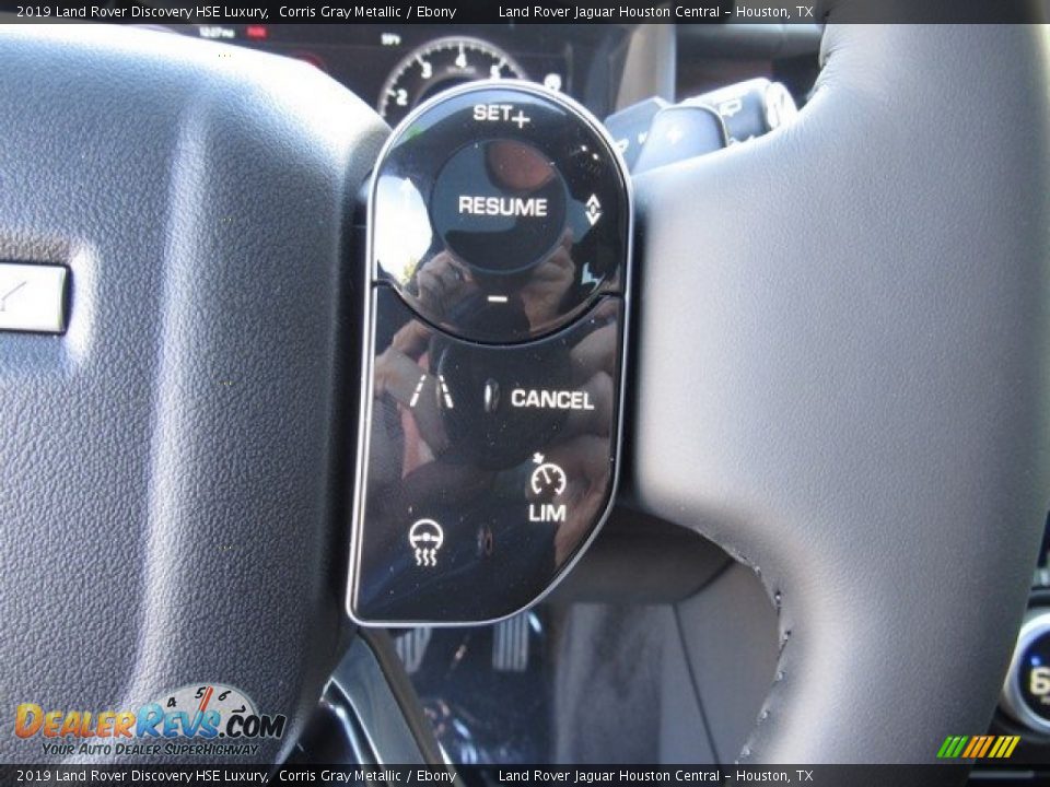 2019 Land Rover Discovery HSE Luxury Steering Wheel Photo #30