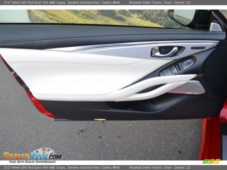 Door Panel of 2017 Infiniti Q60 Red Sport 400 AWD Coupe Photo #25
