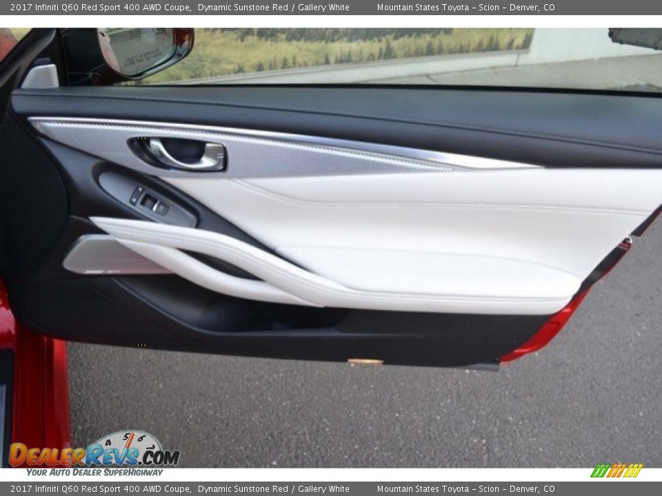 Door Panel of 2017 Infiniti Q60 Red Sport 400 AWD Coupe Photo #26