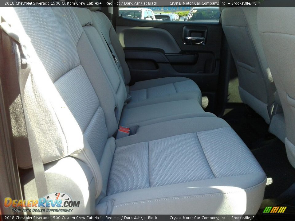 2018 Chevrolet Silverado 1500 Custom Crew Cab 4x4 Red Hot / Dark Ash/Jet Black Photo #11